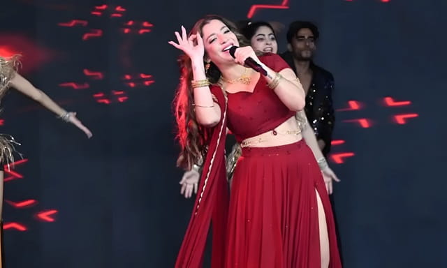 Jasmine Sandlas - Famous Female Punjabi Singers