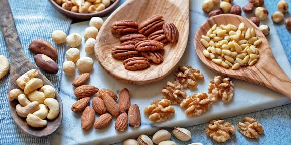 Nuts – Healthy Fats That Keep You Full