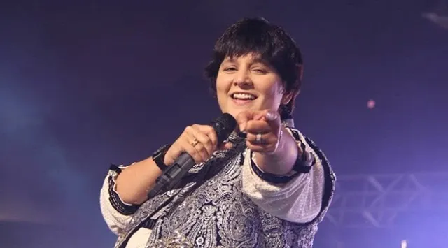 Falguni Pathak famous Garba singer in India