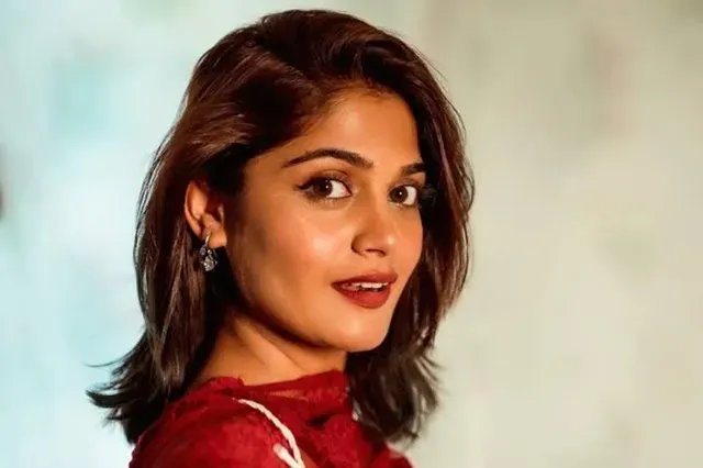 Isha Keskar Marathi web series actress