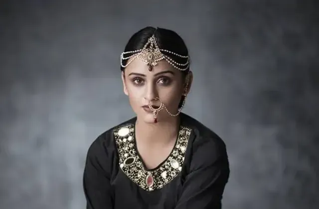 Parna Pethe Marathi web series actress